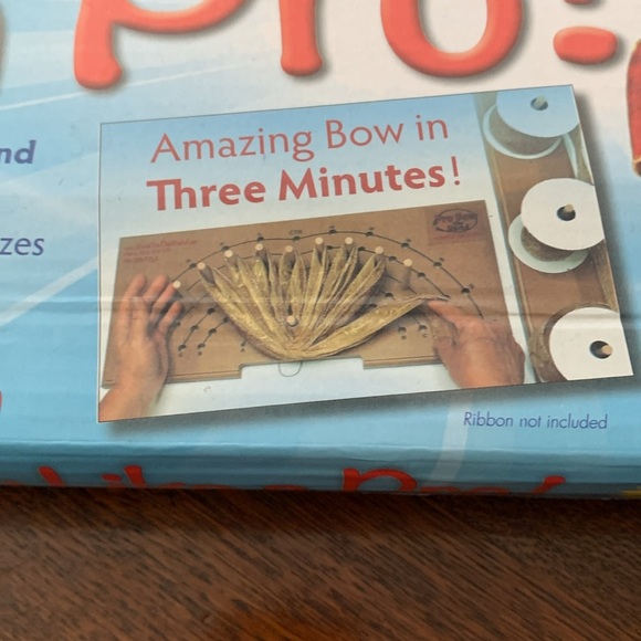 Take your wired ribbon and make a professional looking bow for wreaths - Picture 5 of 10